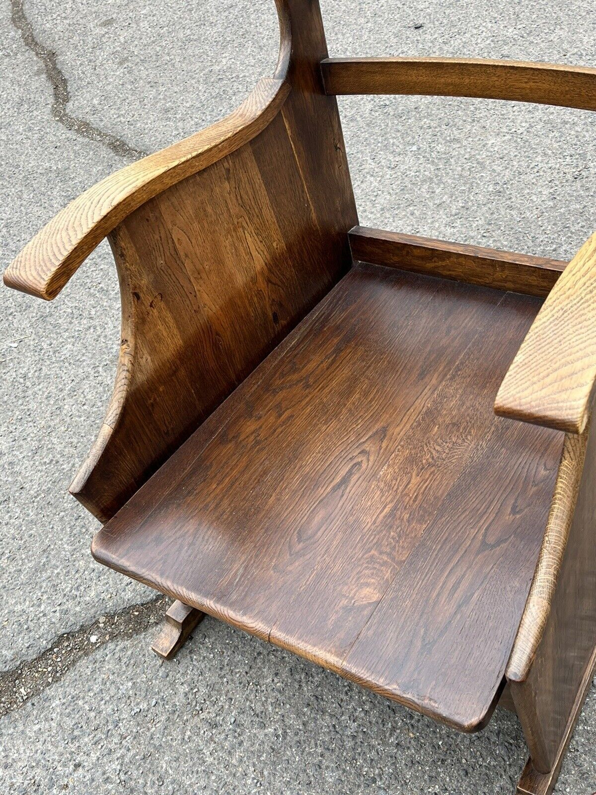 photo vintage Mid Century Oak Armchair In New Upholstery In A Designer Print.