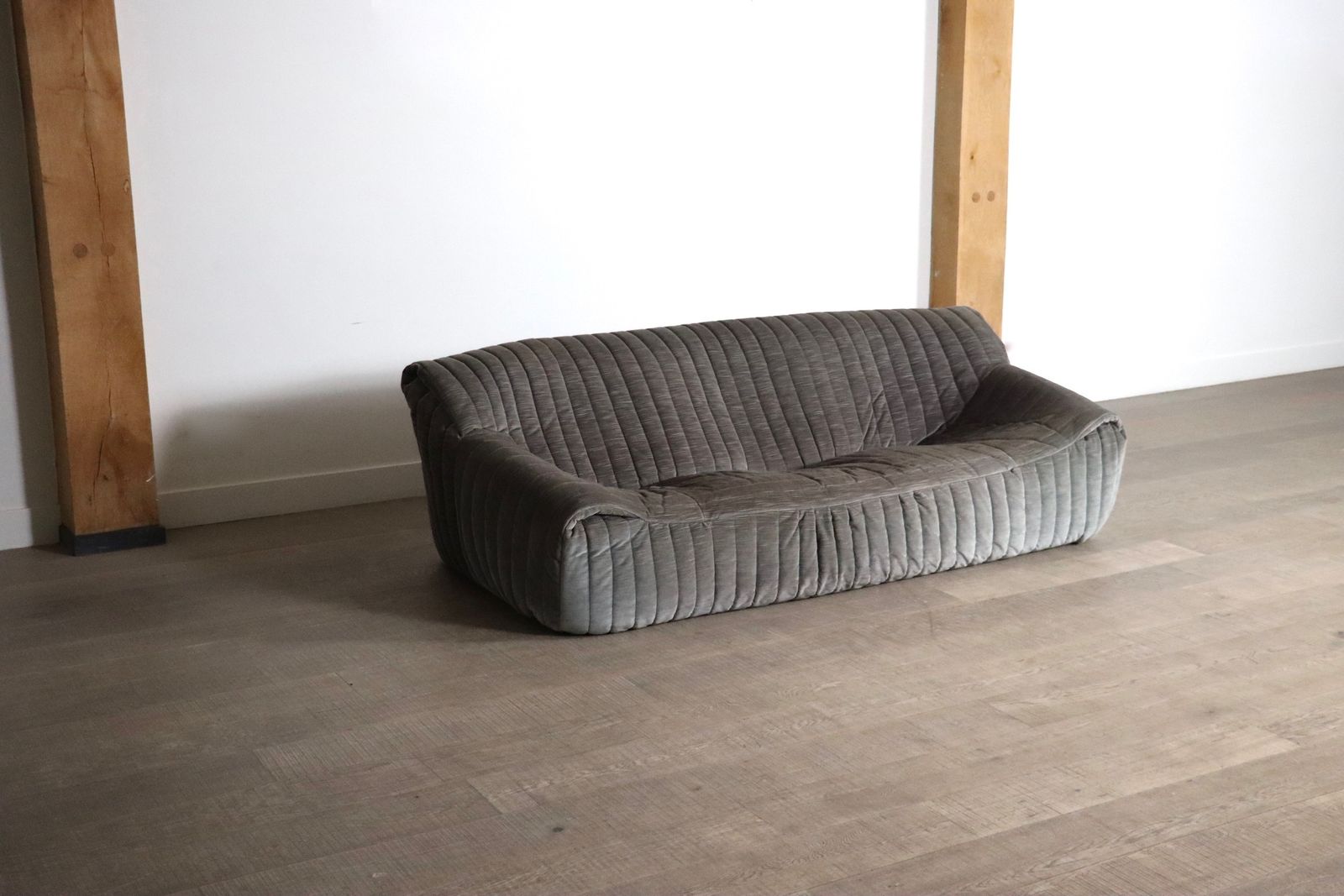 Original Cinna Sandra Three Seater Sofa In Velvet By Annie Hieronimus, France 1970s photo furniture