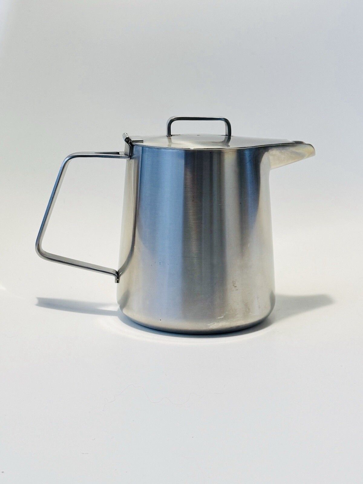 Old Hall Oriana Coffee & Hot Water Pots, Sugar Bowl & Tongs By Robert Welch photo 100.0