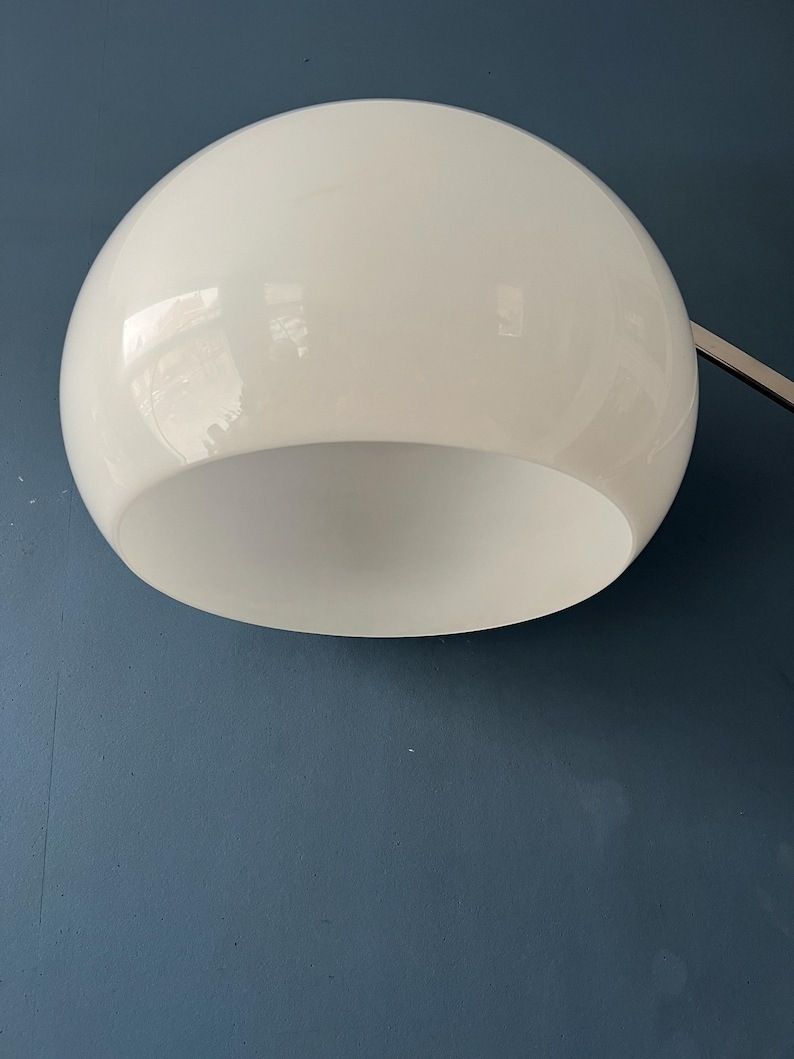 Italiaanse Mid Century Goffredo Reggiani Booglamp Met Witte Plexiglazen Kap photo 1618.0