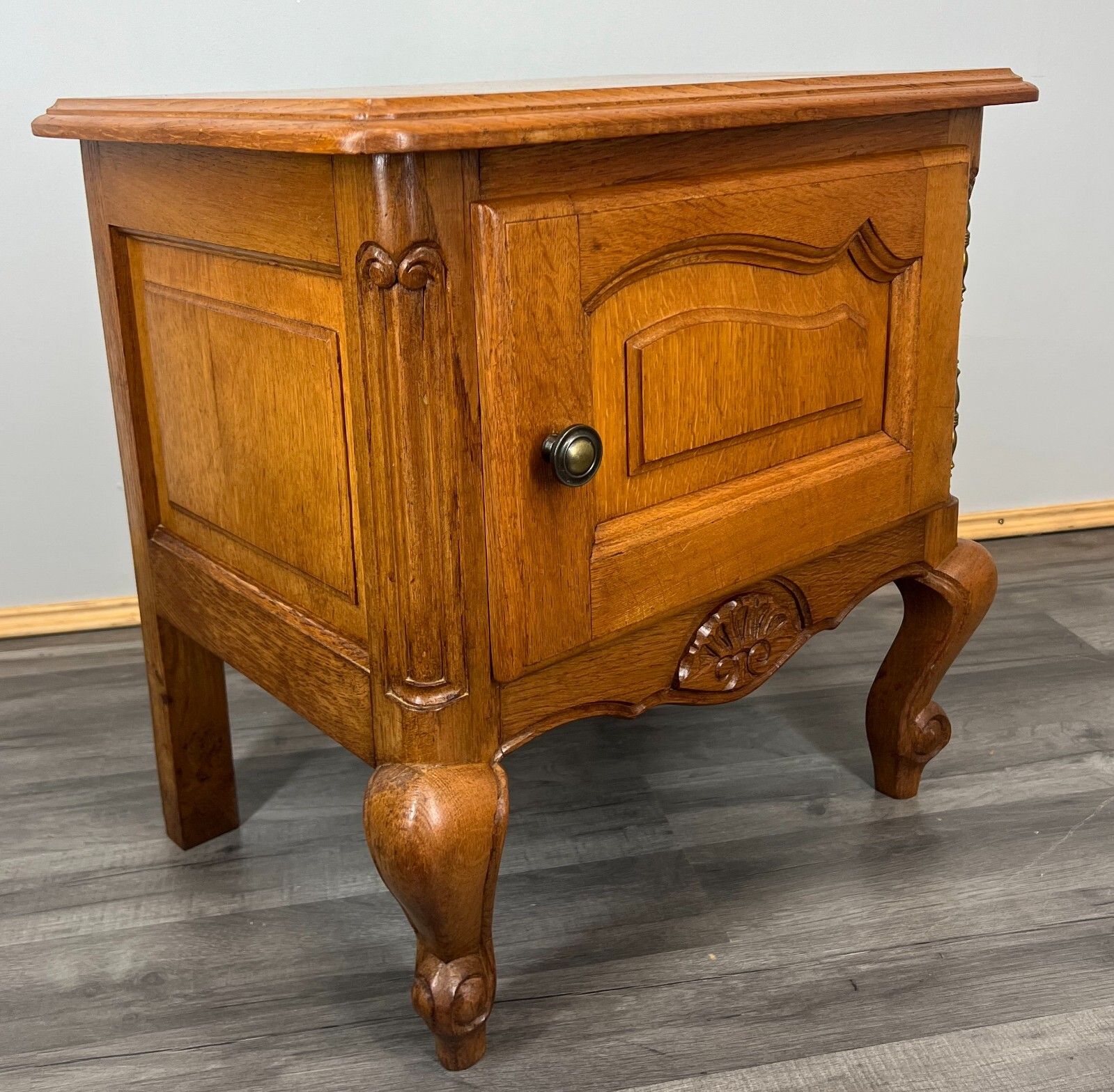 photo furniture Bedside Tables Pair French Oak Louis XVI Vintage Nightstands Cabinets Lot 3518
