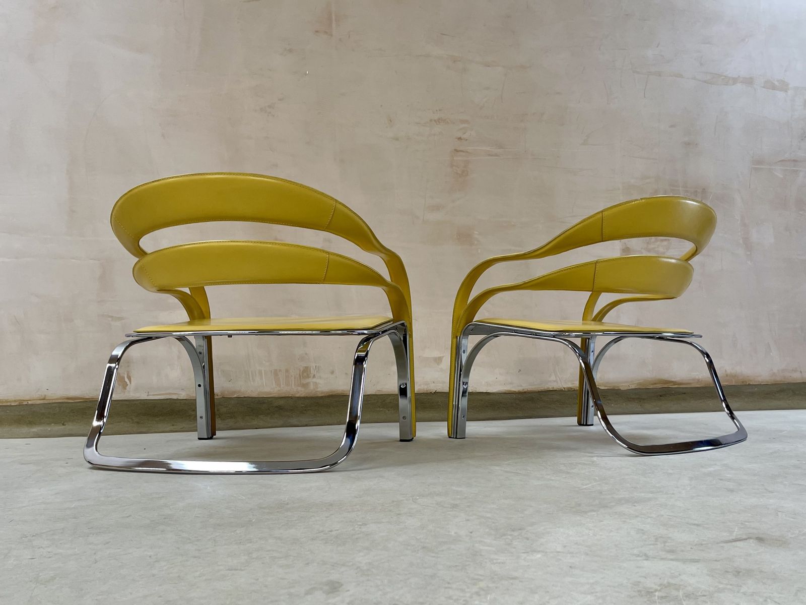 photo vintage Fetteccini W Chair Pair Vladimir Kagan Armchair Cocktail Accent Statement Chair Yellow