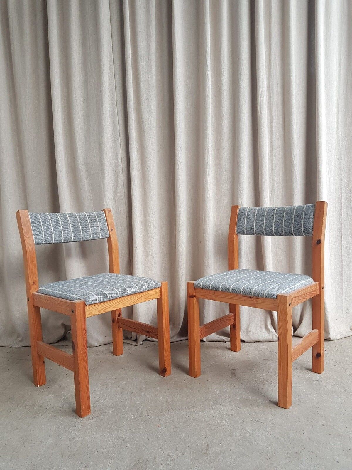 Vtg Late Mid Century Danish Pair Set Of 2 Solid Pine Scandi Dining Chairs R711