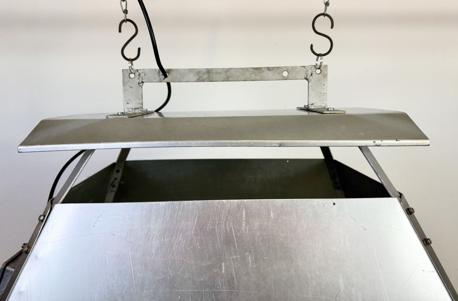 Large Silver Industrial Factory Pendant Lamp From Elektrosvit, 1970s, 95x photo vinterior