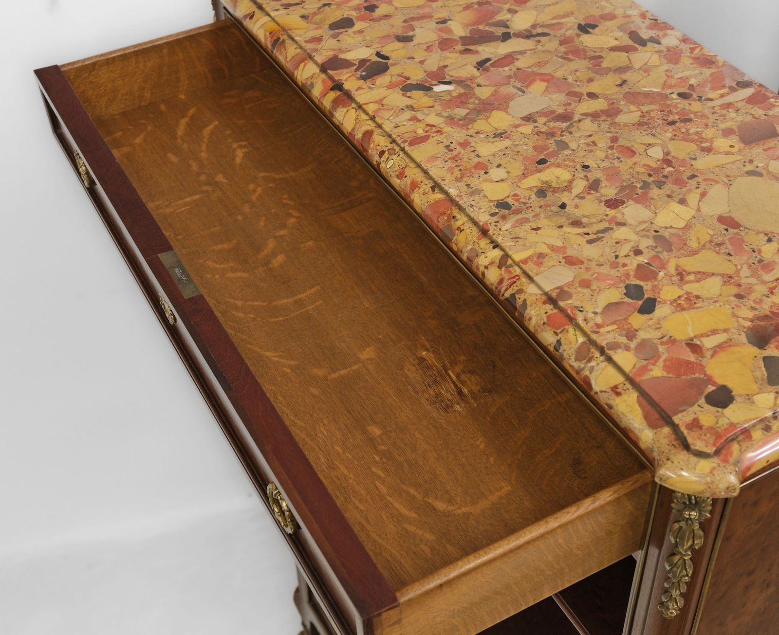 photo vinterior Pair Of L'escalier De Cristal Paris Plum Pudding & Gilt Bronze Bookcases Louis XVI Style C1890