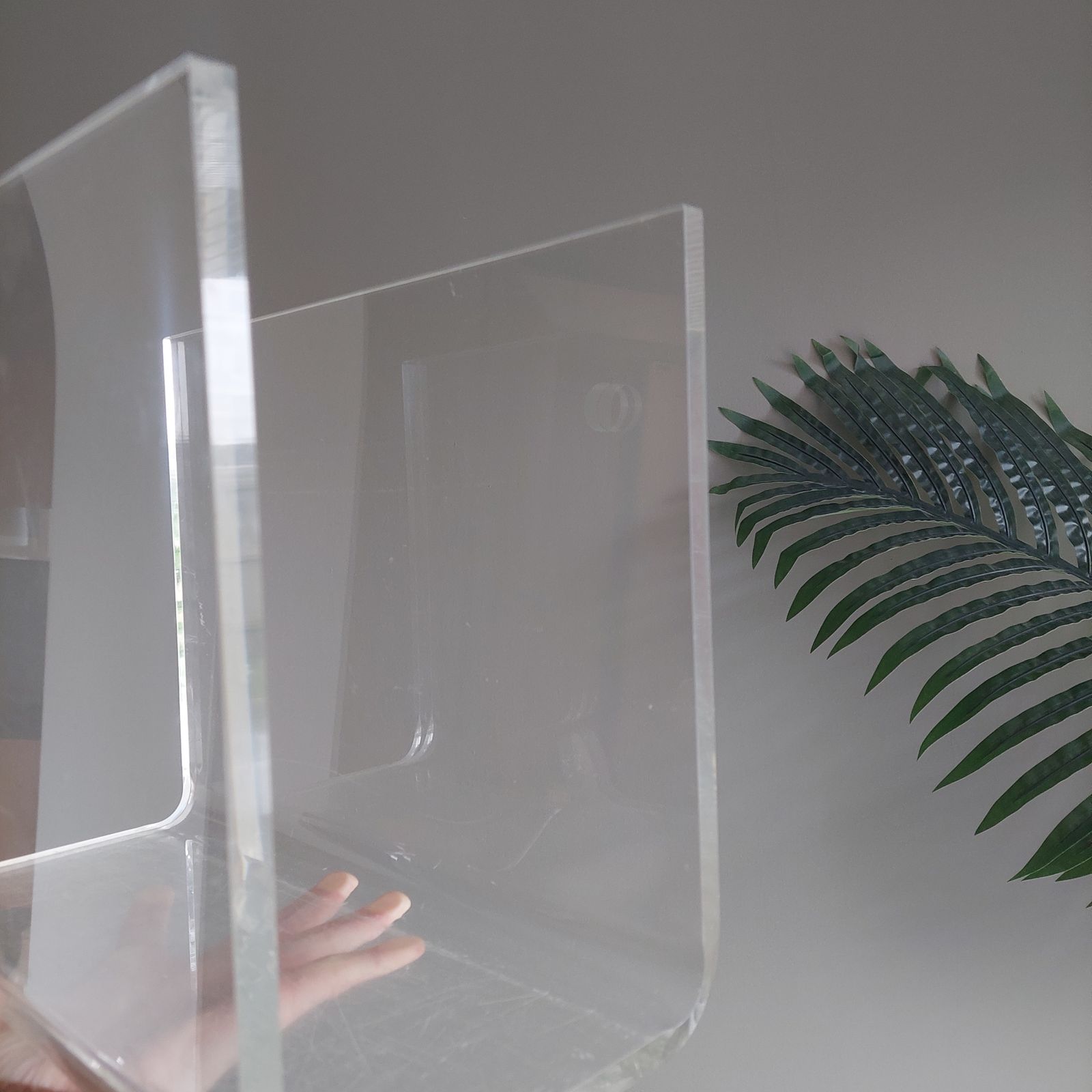 Mid Century  Lucite Acrylic Glass Magazine Rack Plexiglass Holder, 70s photo vintage