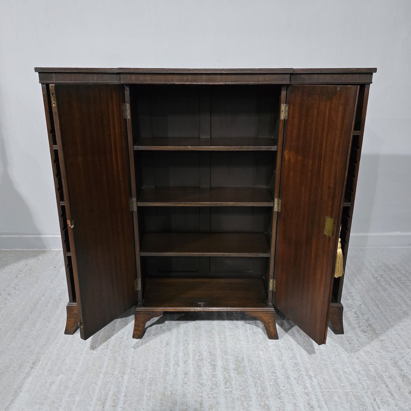 Top Quality Mahogany Breakfront Bookcase Of Small Proportions photo buy