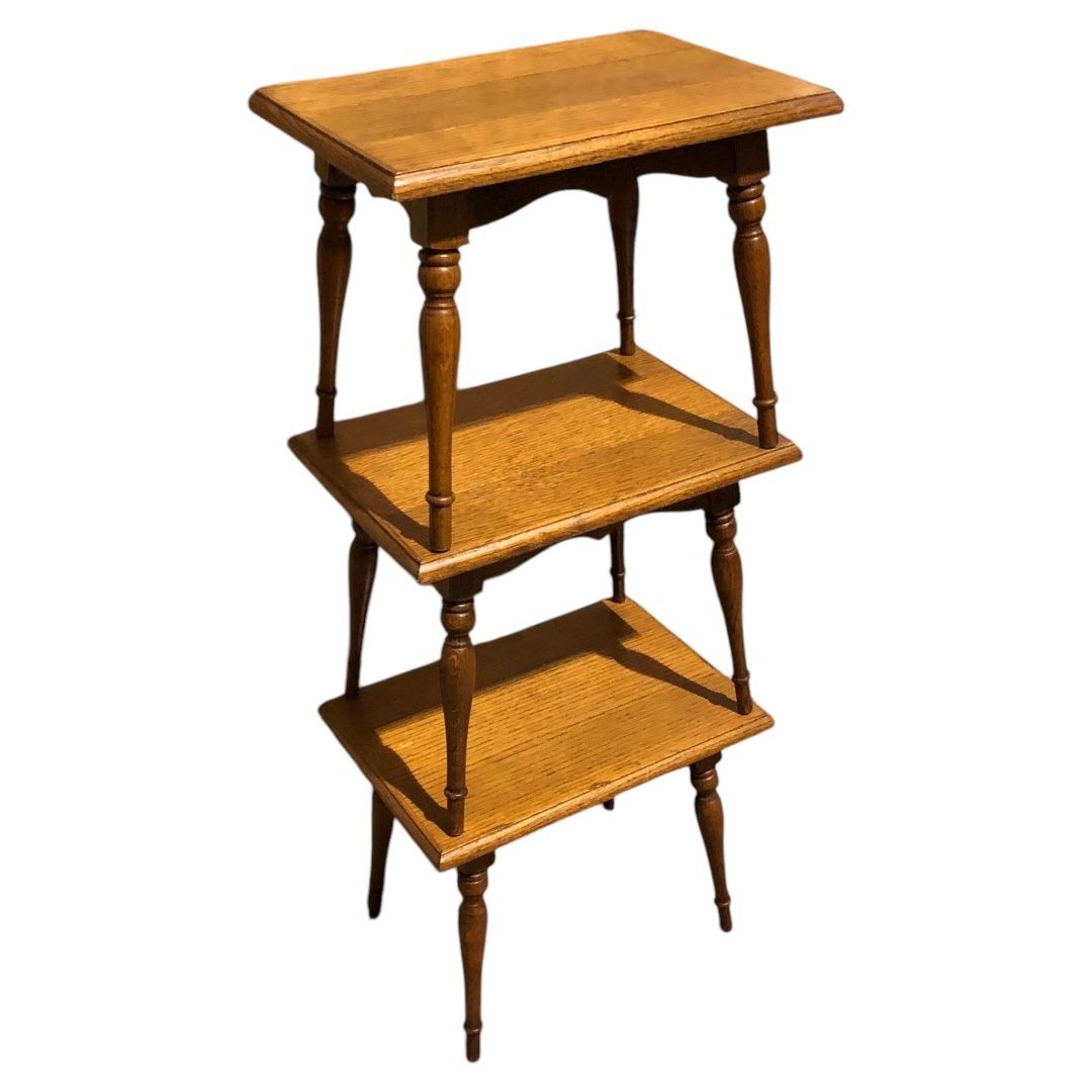 A Set Of Three Vintage Small Oak Tables / Plantstands
