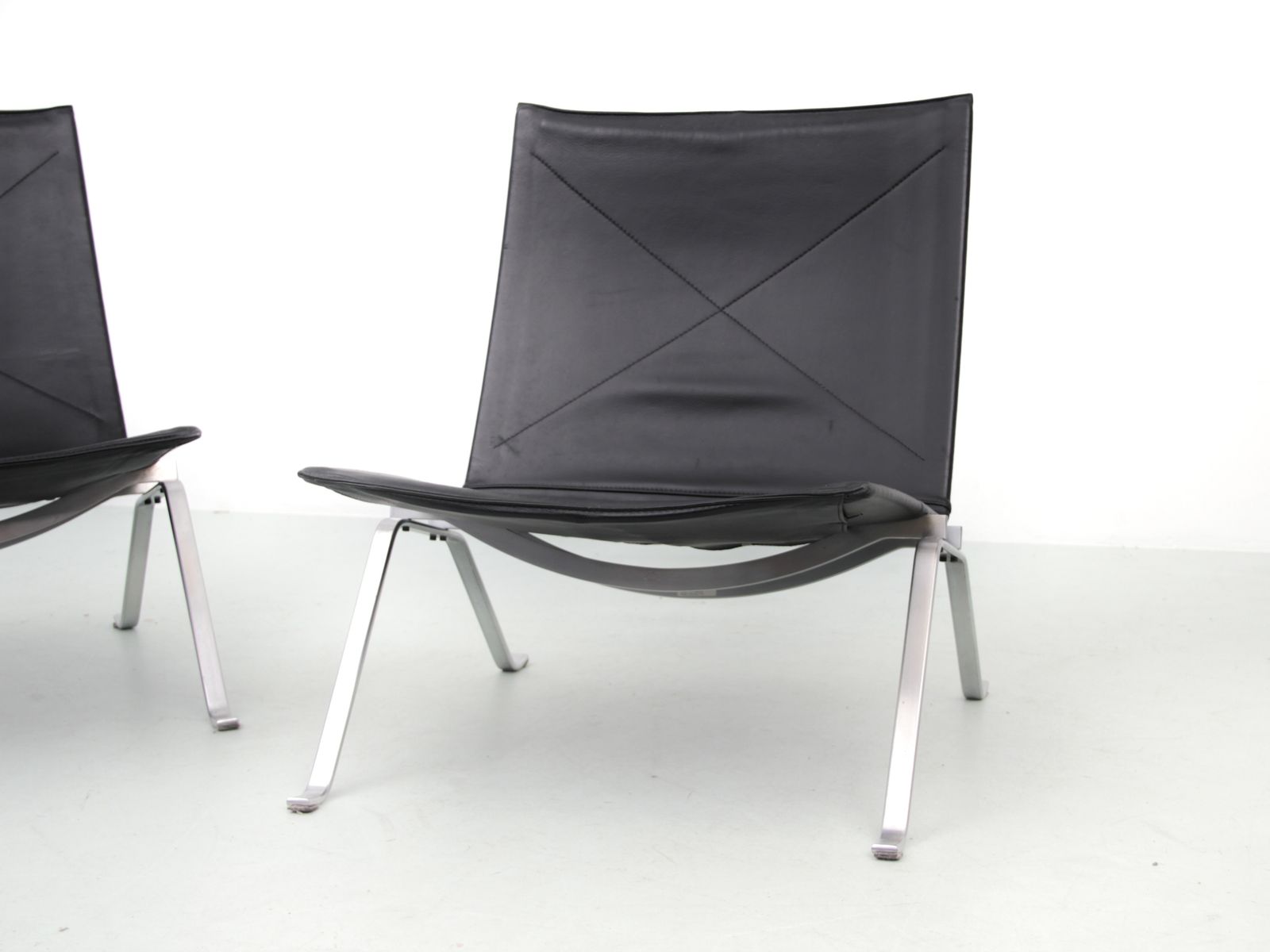 Mid Century Modern Scandinavian Pair Of Pk 22 By Poul Kjaerholm For Kold Christensen photo vintage
