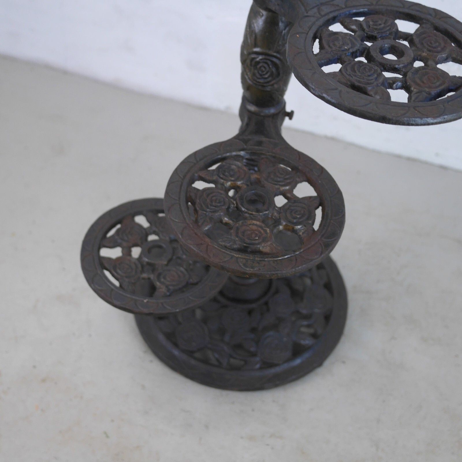 photo furniture Vintage Adjustable Cast Iron 3 Tier Plant Stand Floral #102788