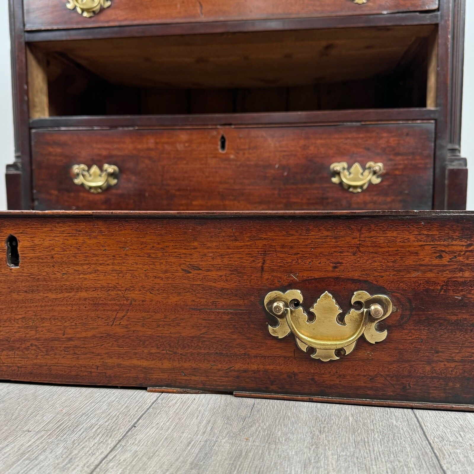 Furniture Antique 18th Century Small Chest Of Drawers In Mahogany photo
