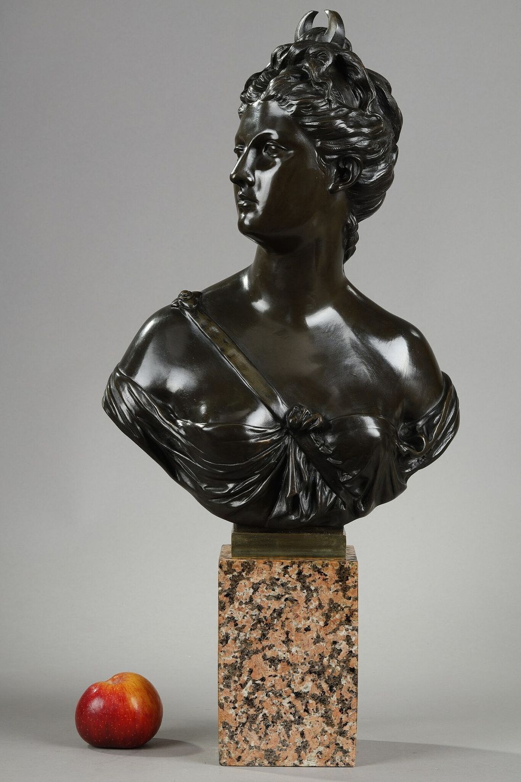 Bust In Bronze Of "Diane Chasseresse" After Houdon photo vinterior