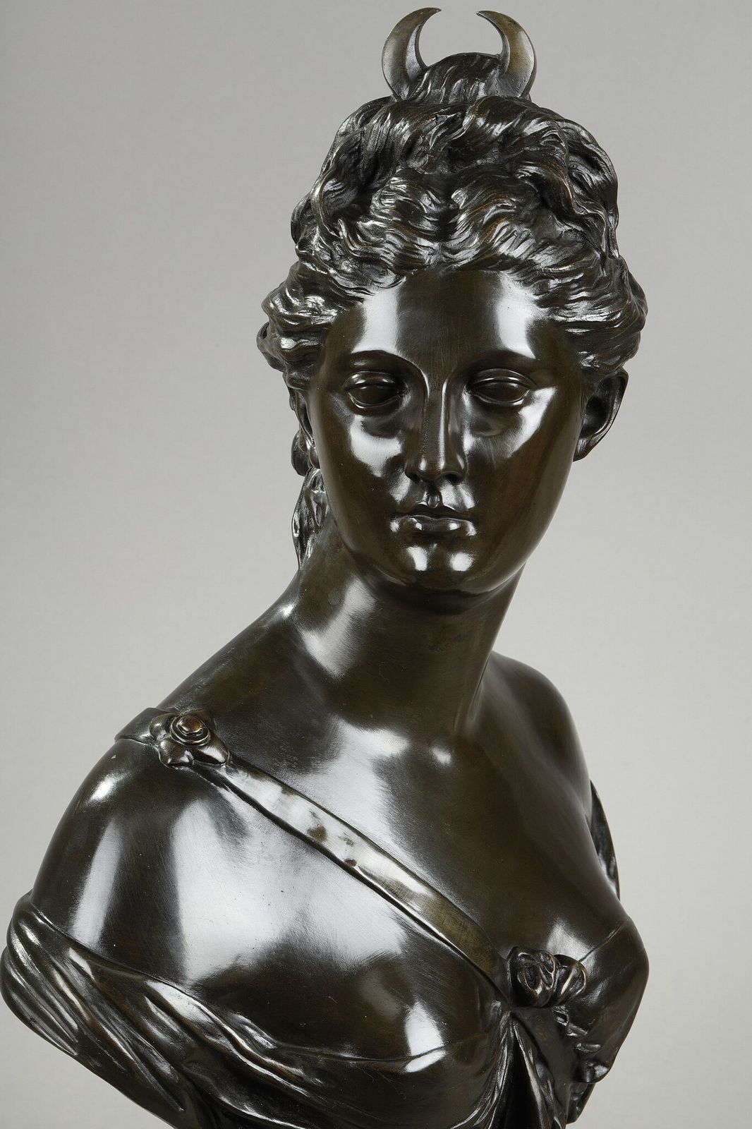 photo for sale Bust In Bronze Of "Diane Chasseresse" After Houdon