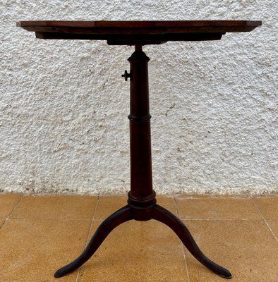 photo furniture Early 20th Century French Rotating Round Side Table In Walnut, 1940s