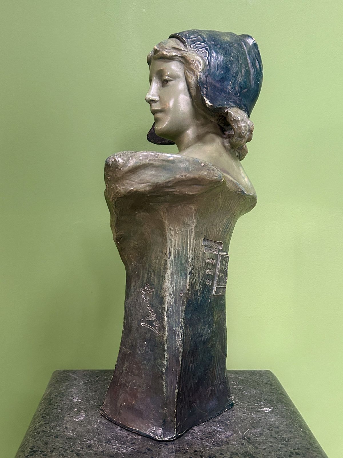 Antique Art Nouveau Goldscheider Polychrome Terracotta Bust Of A Dutch Maiden C.1900 photo 745.0