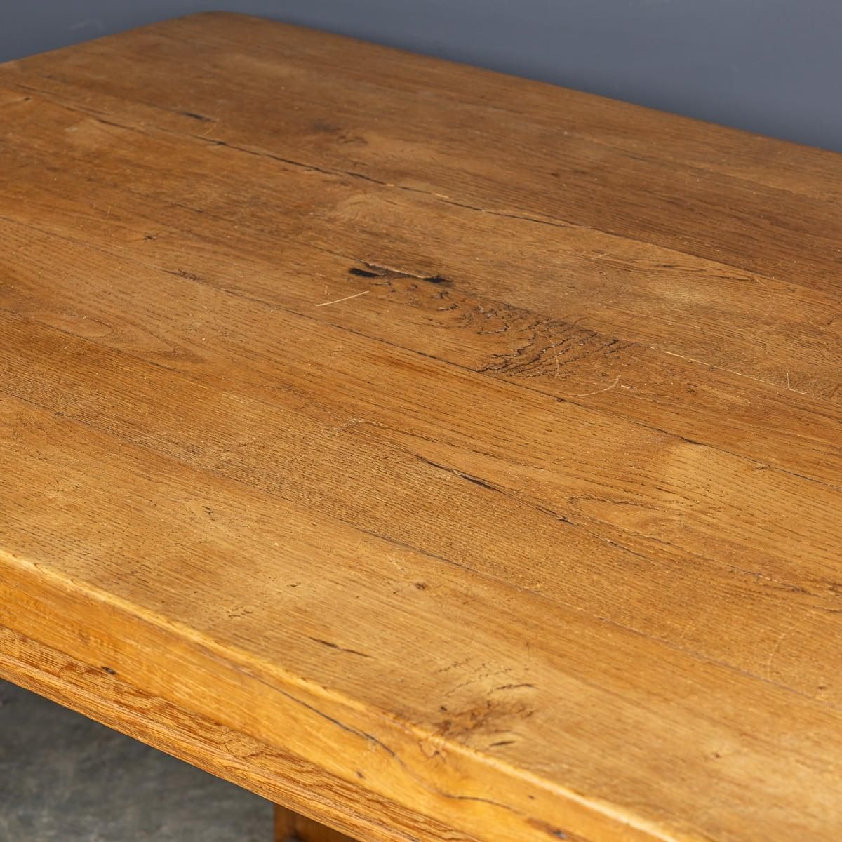 photo vintage Antique 20th Century Spanish Oak Refectory Table C.1900