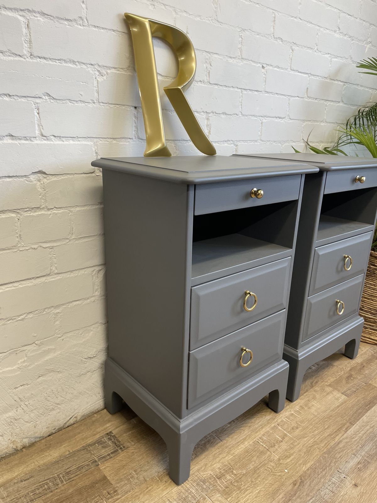 Stag Minstrel Tallboy And Pair Of Narrow Bedsides Painted Grey photo vintage