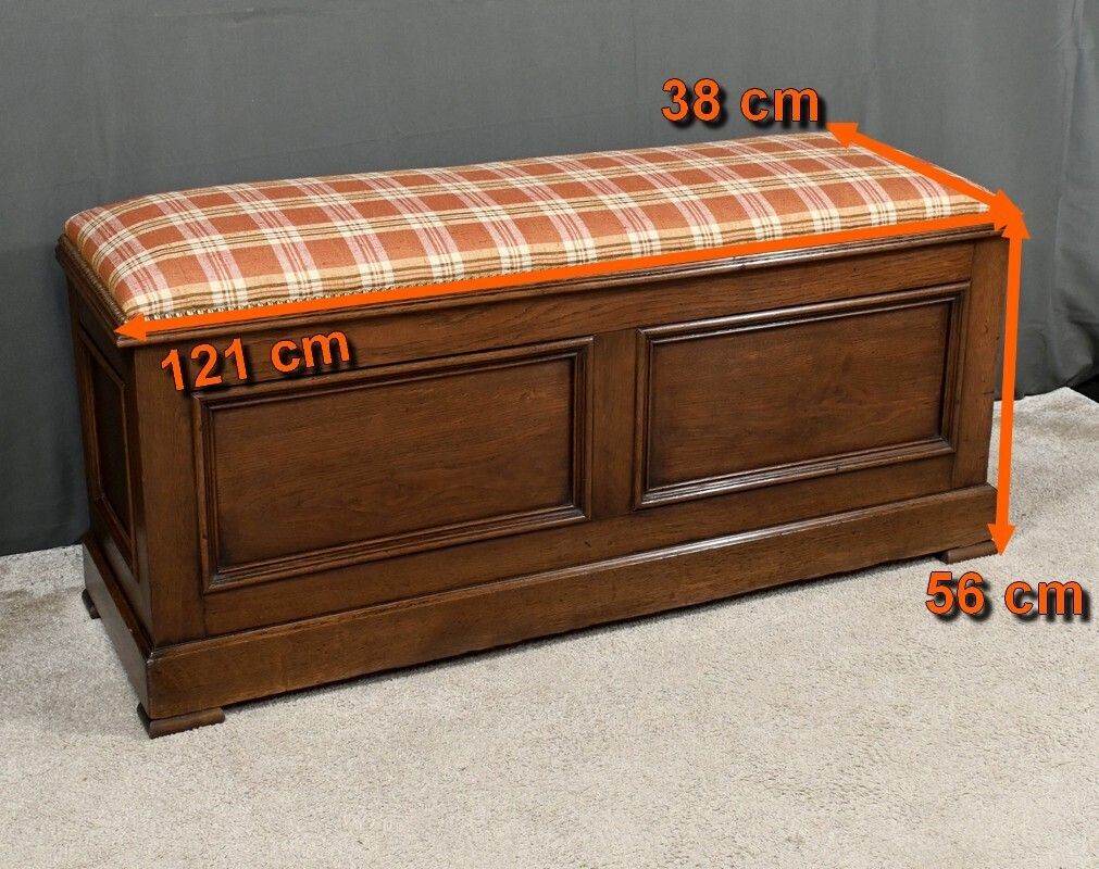 1220.0 Oak Landing Chest Bench – Early 20th Century photo