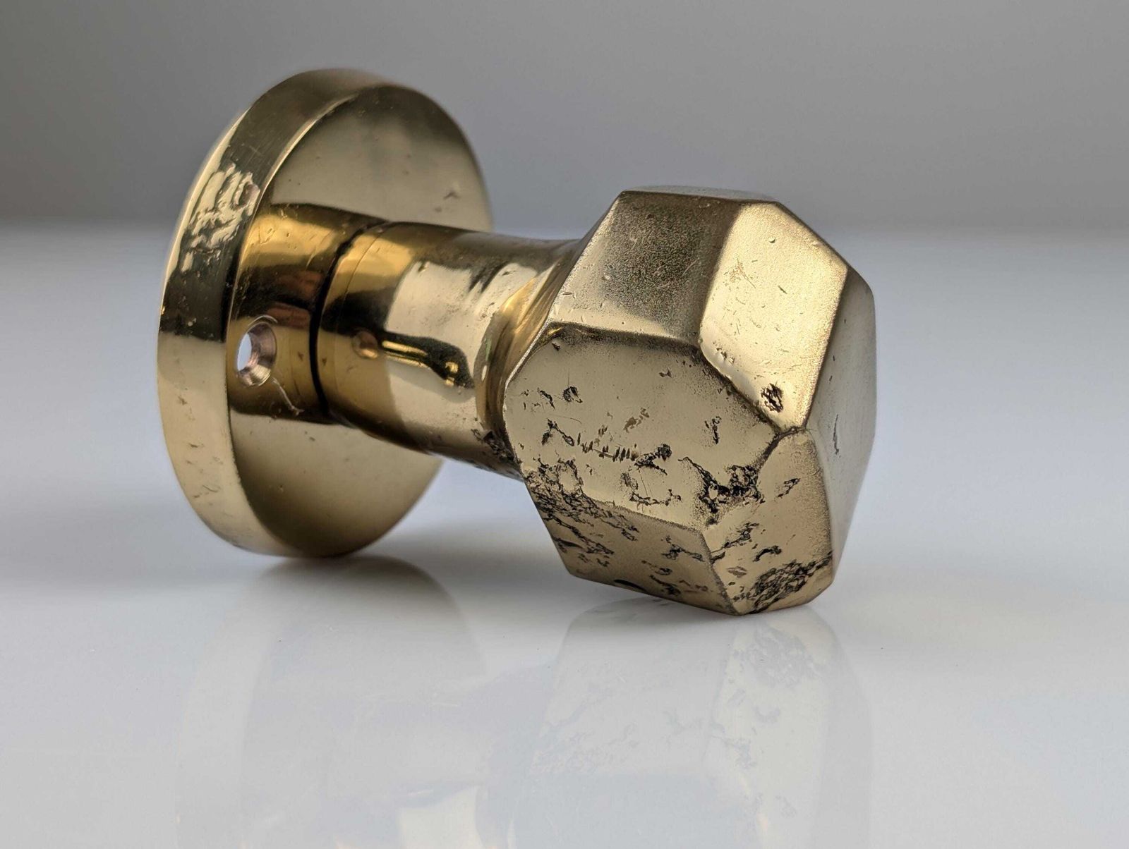 Pair Of Brutalist Sculptural Turn Knobs In Bronze 1970s photo 869.0