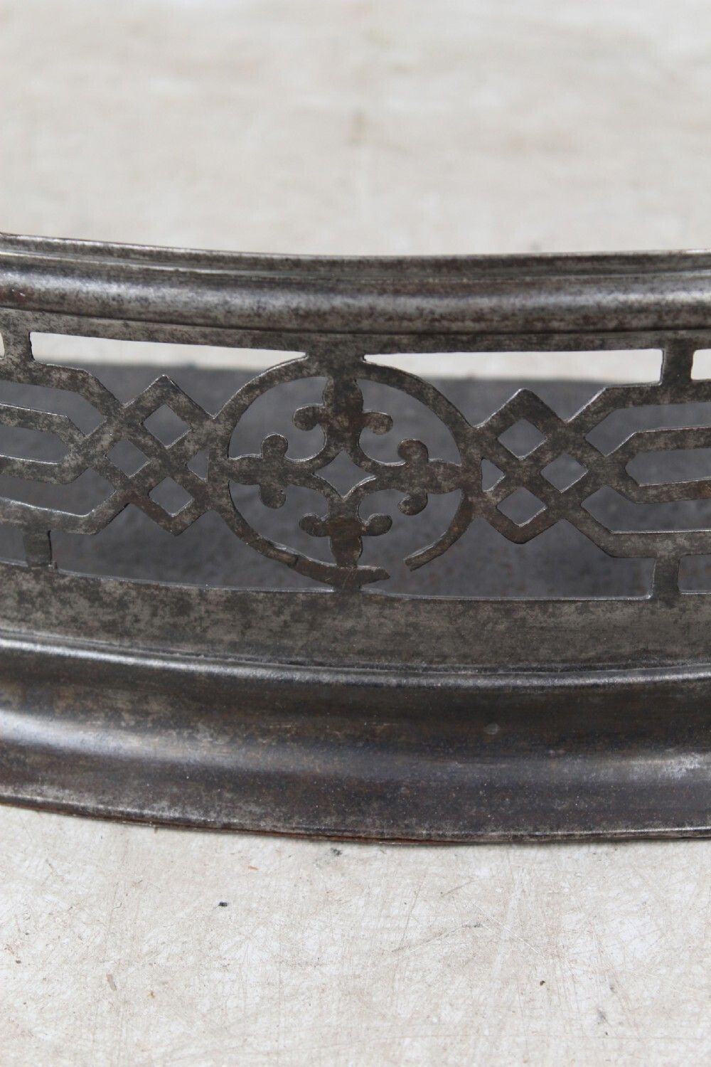 Antique George II Steel Fender photo vinterior