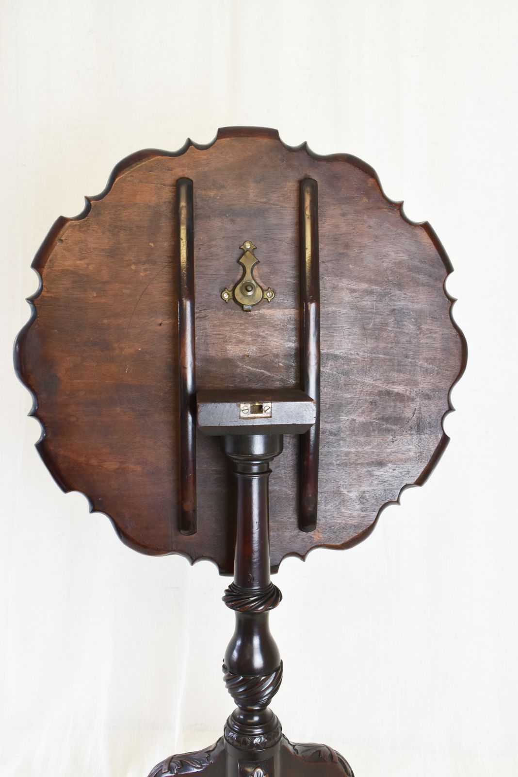 Pie Crust Tripod Table, 1800s, Mahogany photo vinterior