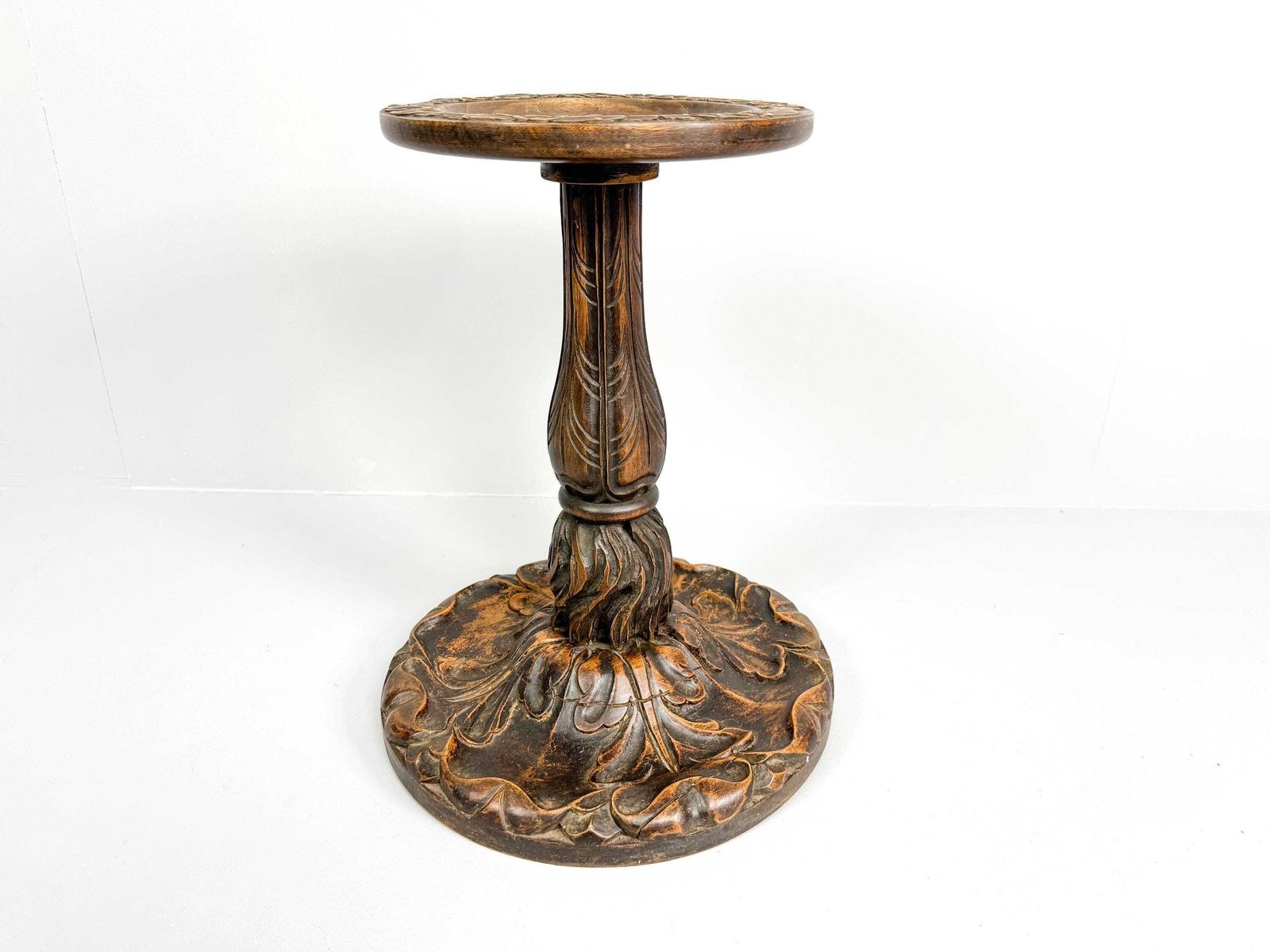 photo furniture Antique Wooden Plant Stand With Carved Decor, Wooden Pedestal