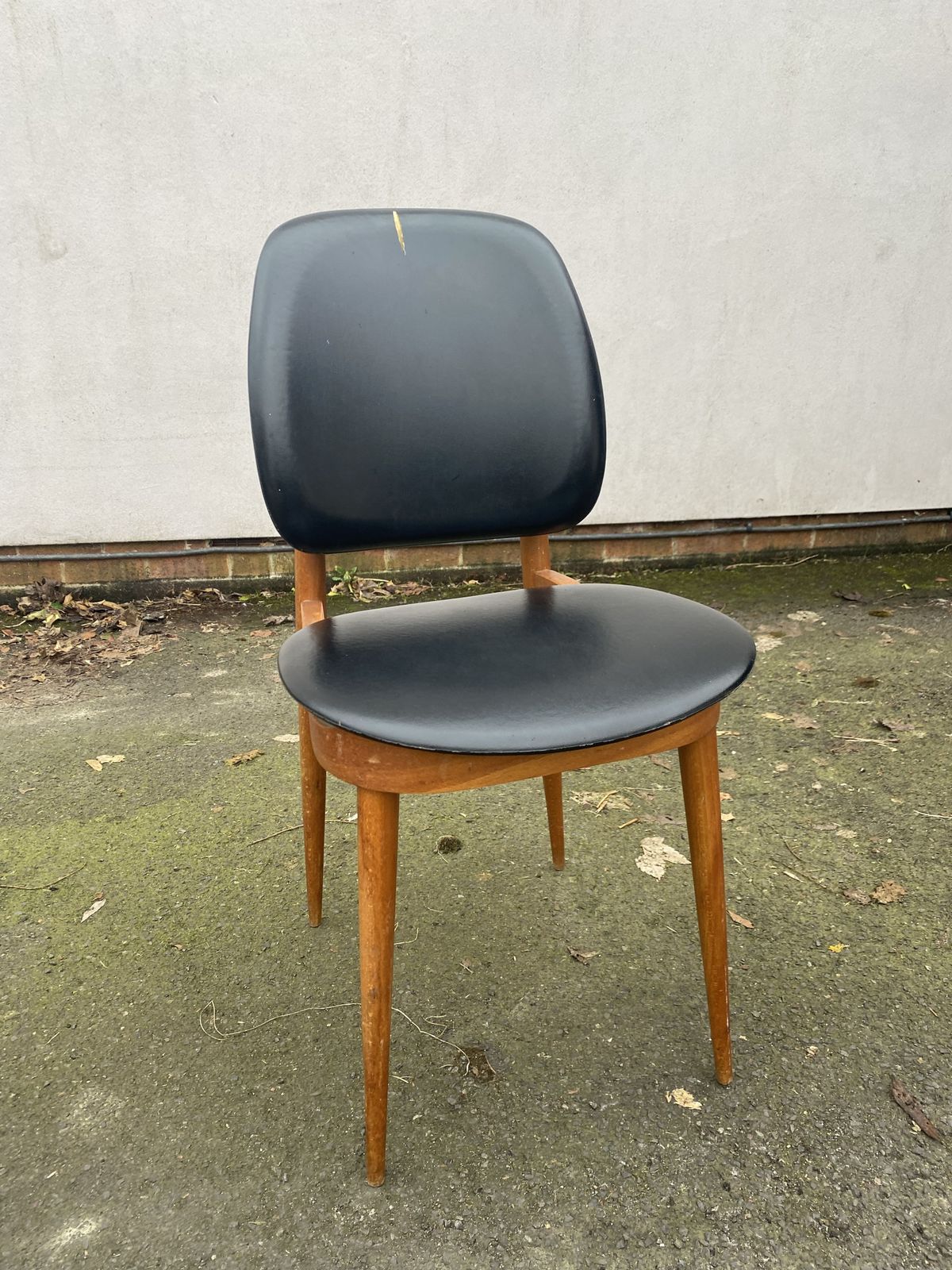 photo for sale Pegase Chairs By Pierre Guariche For Baumann, 1960s, Set Of 4