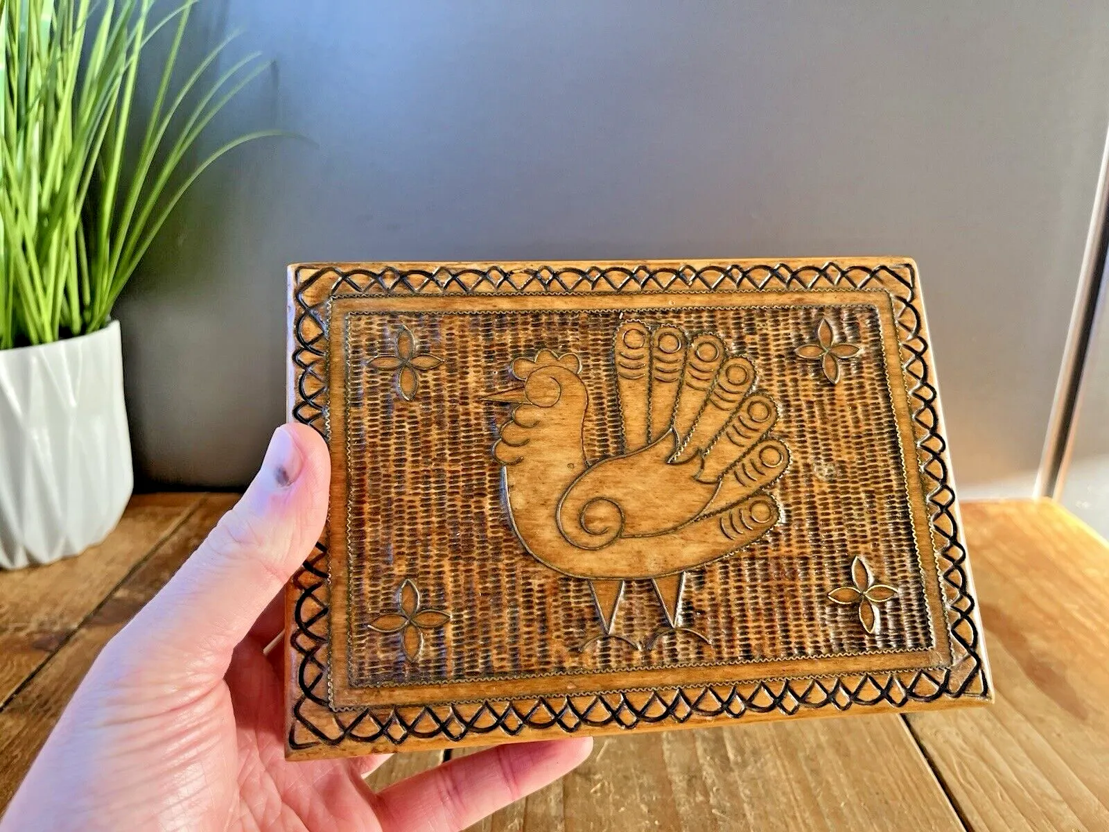 Antique Hand Carved Wooden Chicken Rooster Hen Brass Inlaid Folk Art Box Scandi photo Home Decor