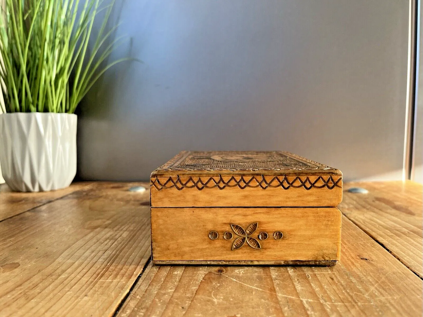 Antique Hand Carved Wooden Chicken Rooster Hen Brass Inlaid Folk Art Box Scandi photo vintage
