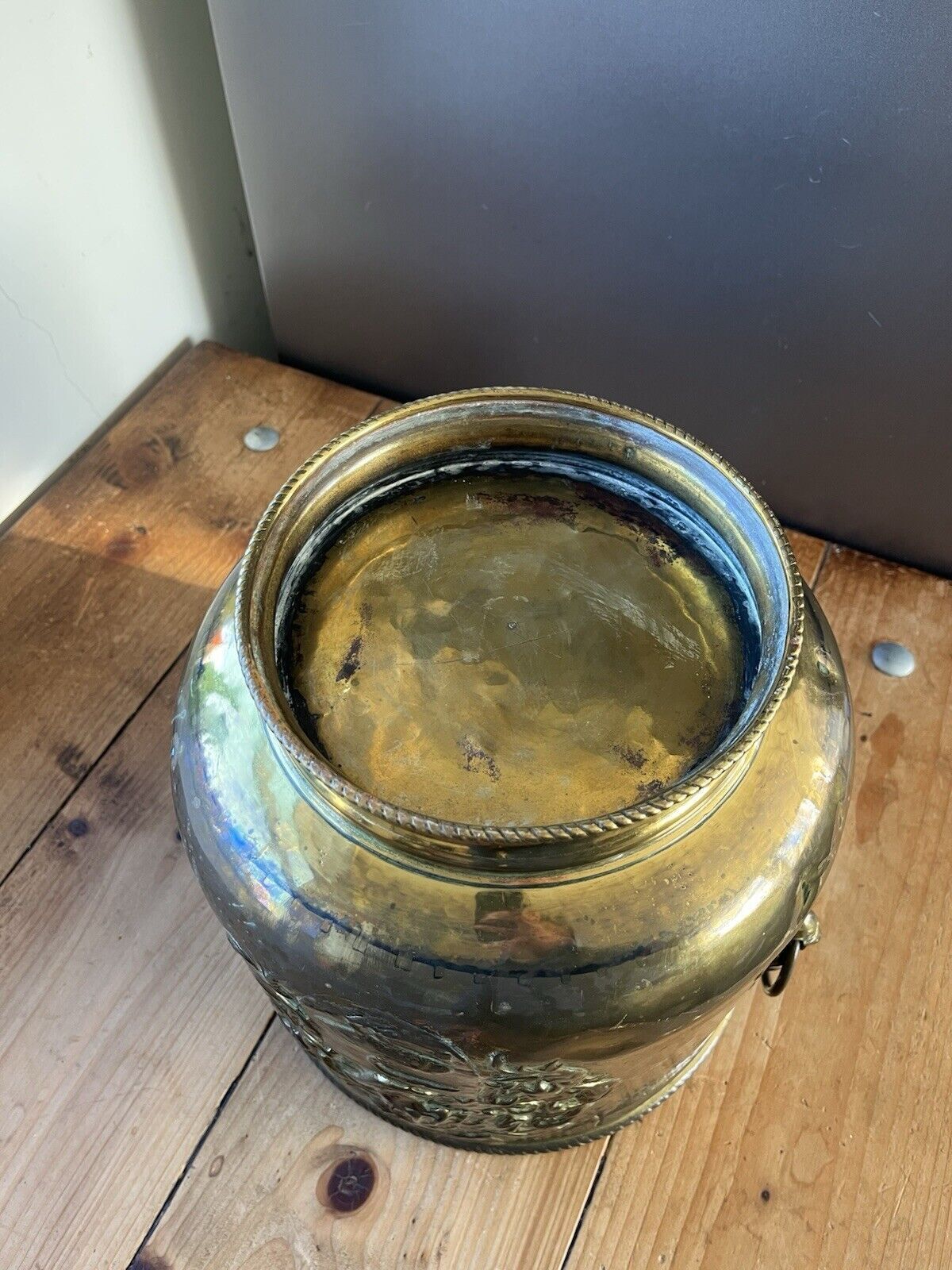 photo vinterior Large Antique Brass Swan Knight Armorial Planter Jardiniere Champagne Ice Bucket