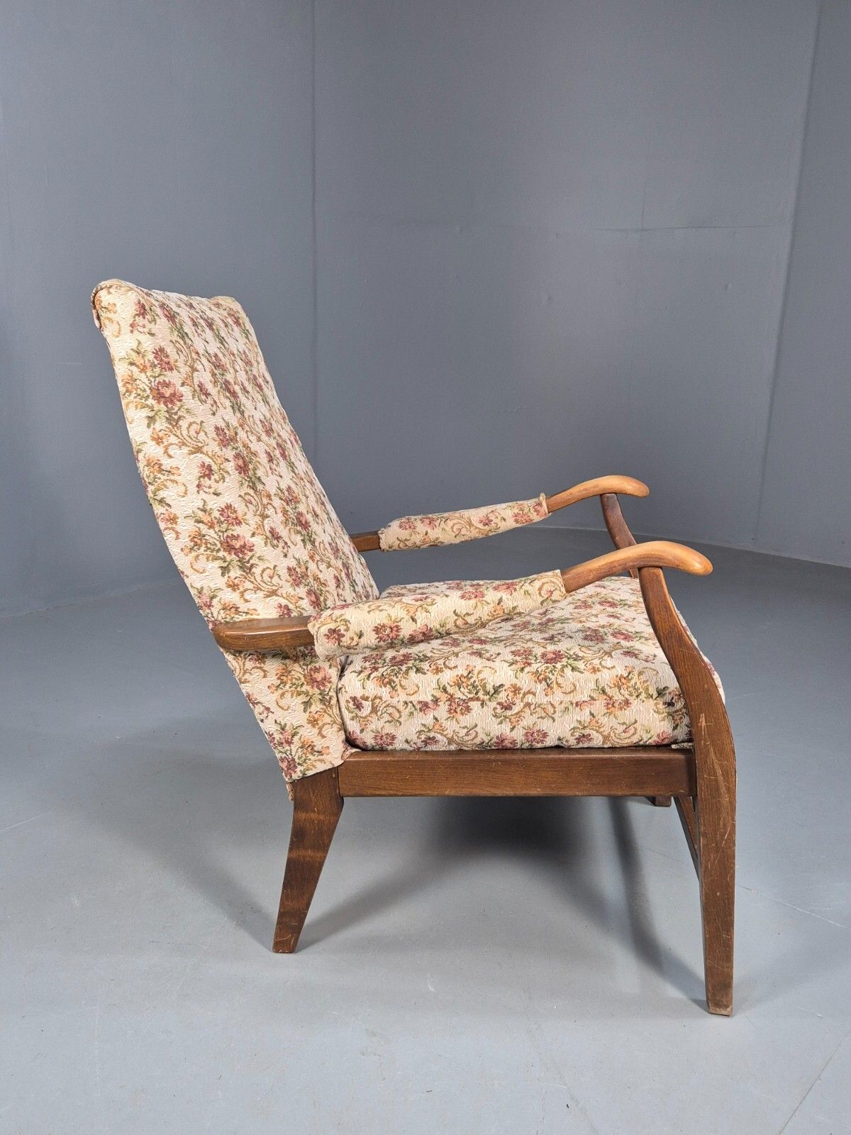 photo furniture Vintage Lounge Chair Floral Cotton Wood Frme 1950s Cintique Retro Eb8455 Mnor