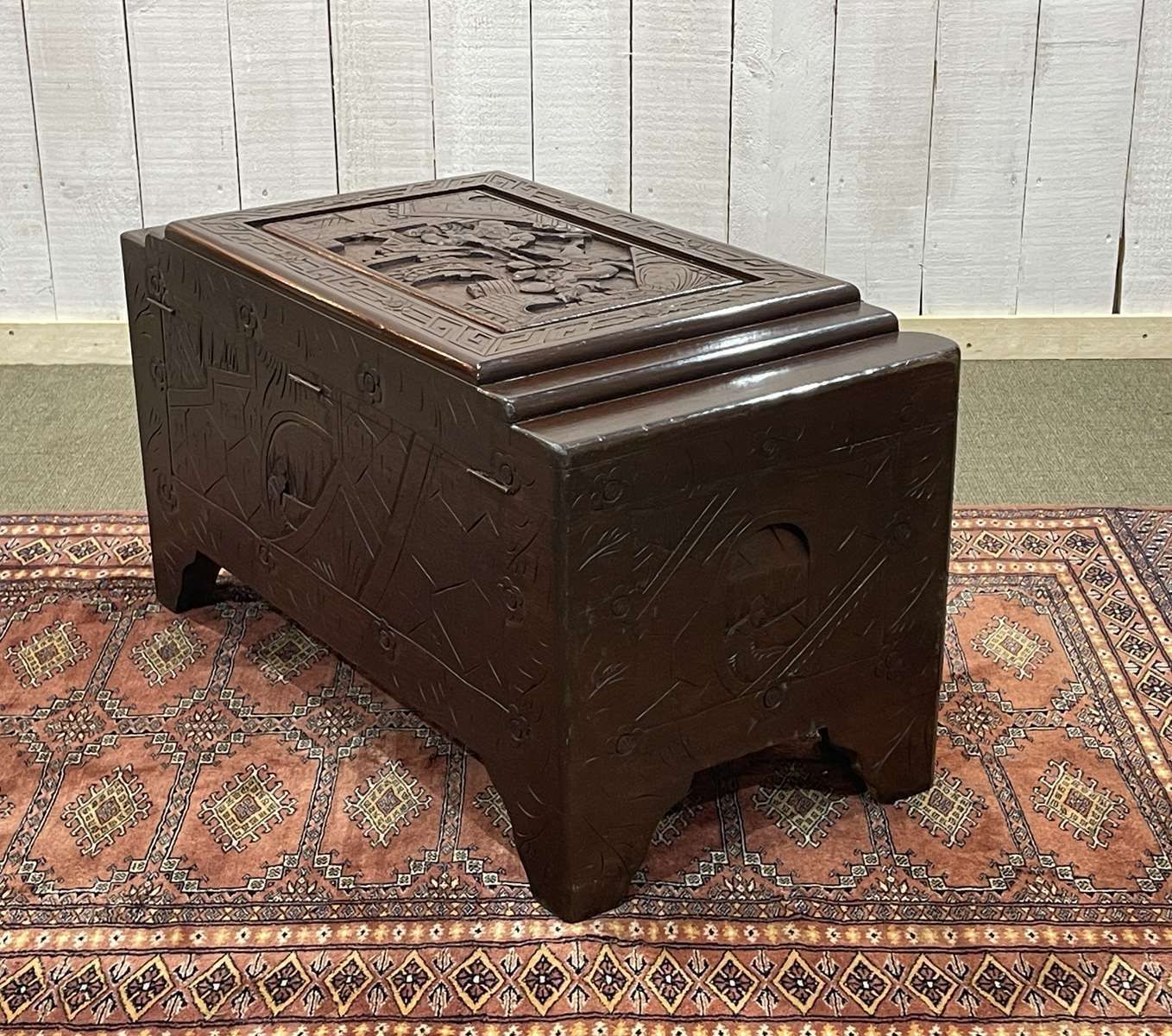 photo vintage 20th Century Asian Teak And Camphor Wood Chest