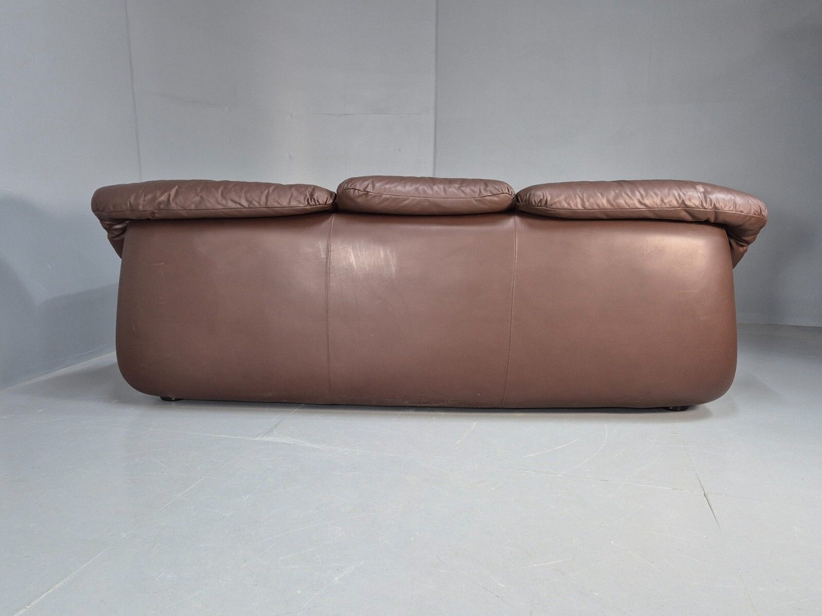 photo vintage Vintage Swedish 3 Seat Sofa Brown Leather 1970s Retro Mcm Eb7683 M3ss