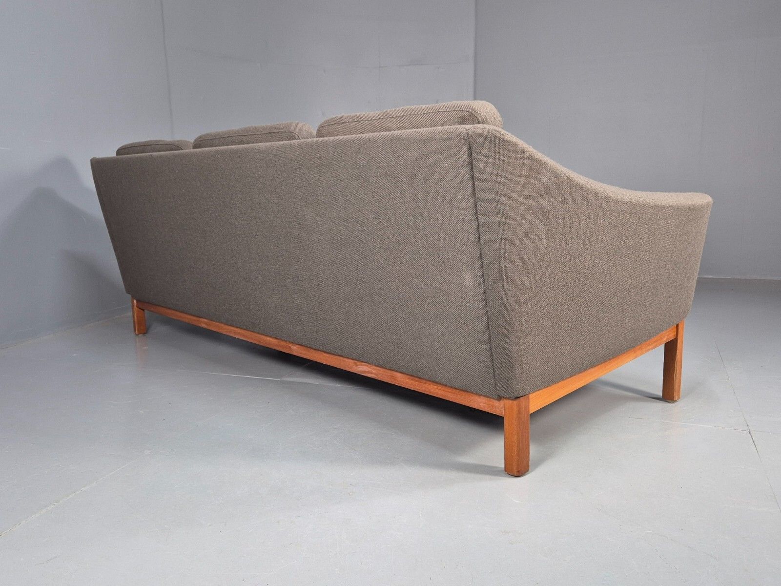 photo vinterior Vintage Swedish 3 Seat Sofa Taupe Wool Teak Base 1960s Retro Mcm Eb7667 M3ss