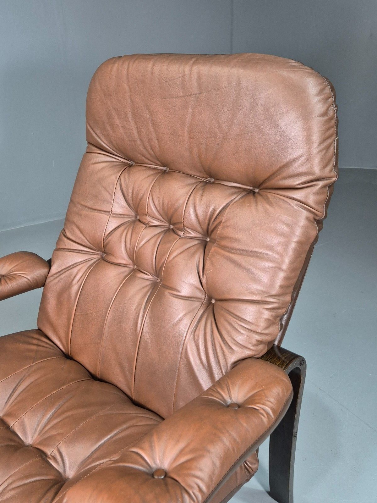 photo buy Vintage Danish Lounge Chair  Brown Leather  And Vinyl Mcm Retro Eb7580 Mben