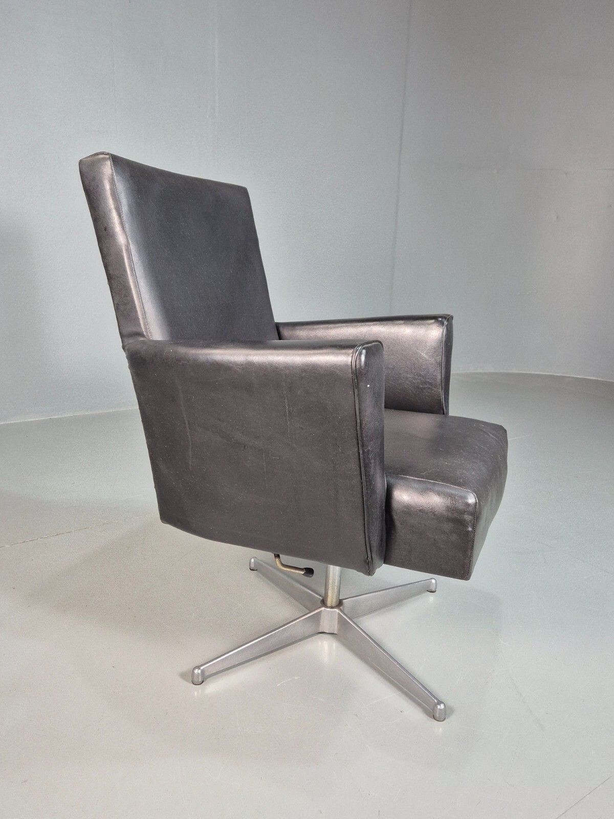 Vintage Desk Chair Black Vinyl 1960s Retro Eb7890 Mswi photo buy