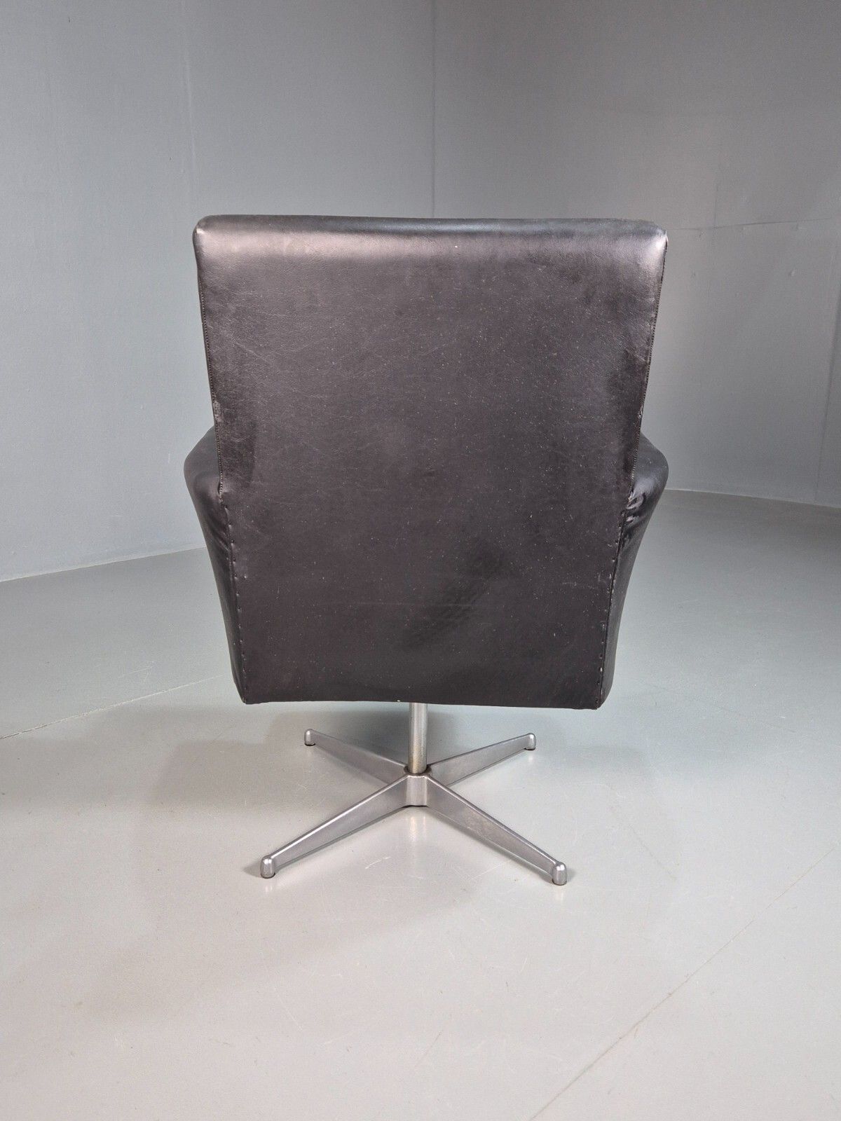 photo for sale Vintage Desk Chair Black Vinyl 1960s Retro Eb7890 Mswi