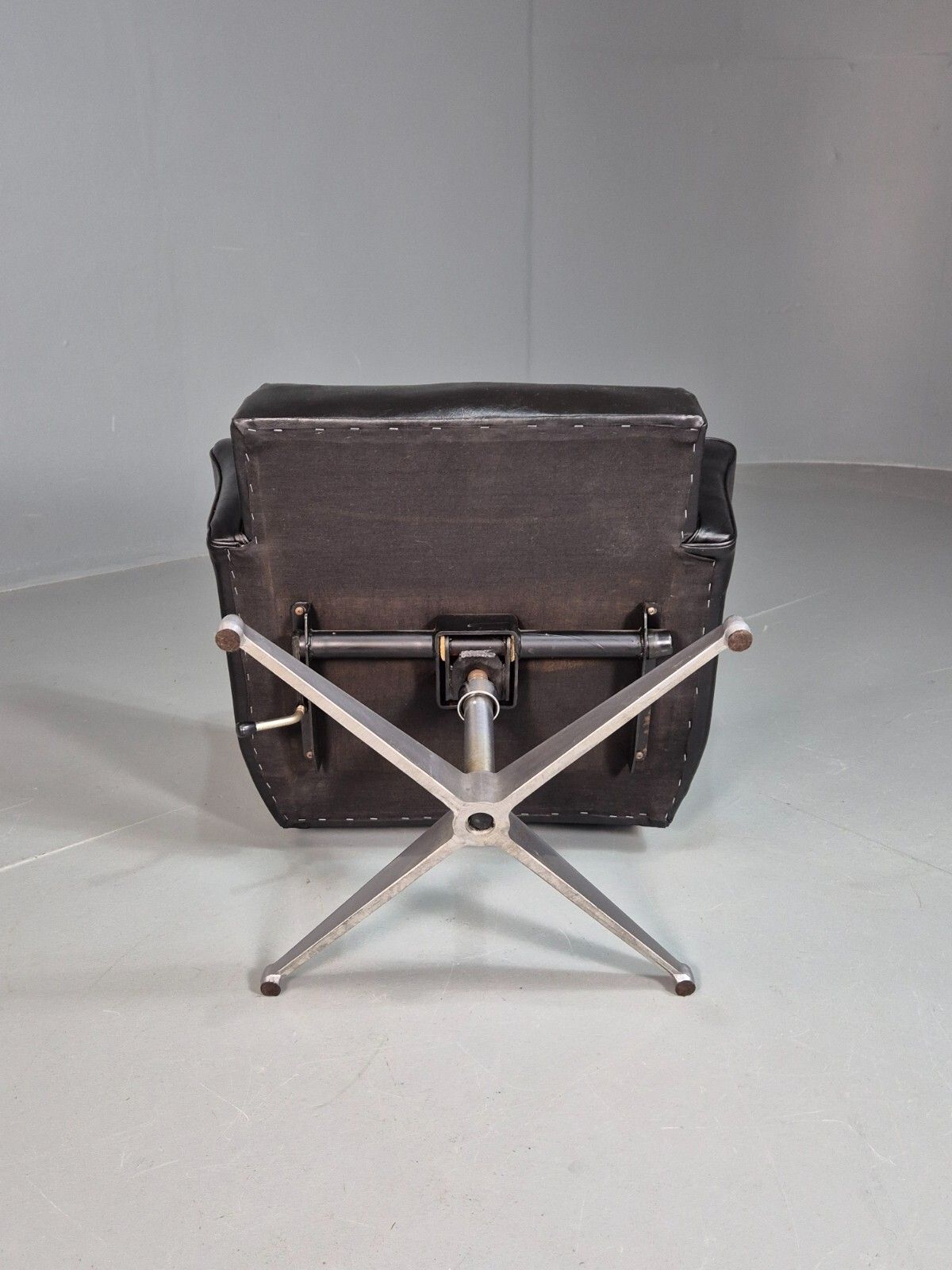 photo buy Vintage Desk Chair Black Vinyl 1960s Retro Eb7890 Mswi