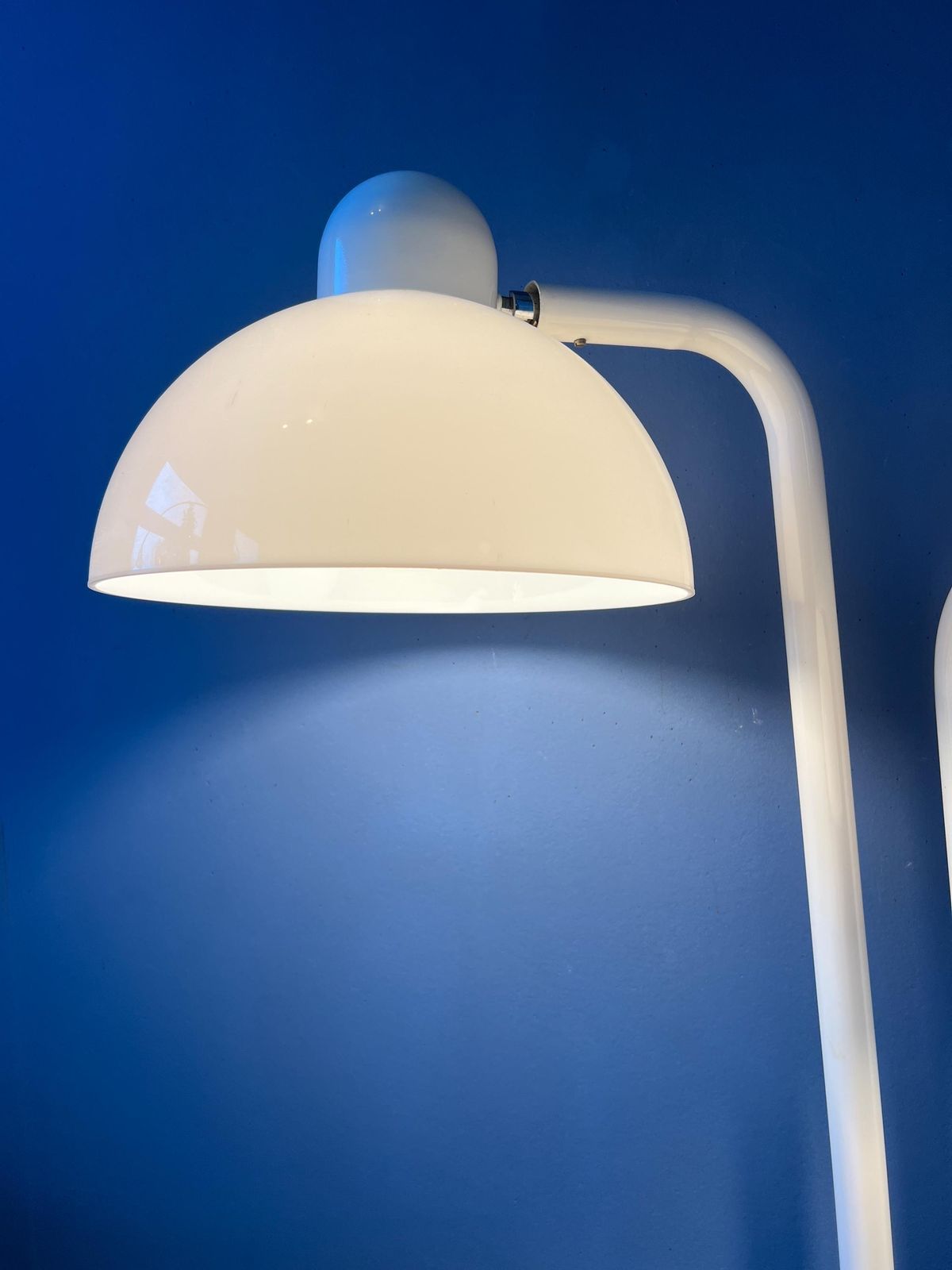 Vintage Witte Acrylglazen Space Age Vloerlamp photo Verlichting