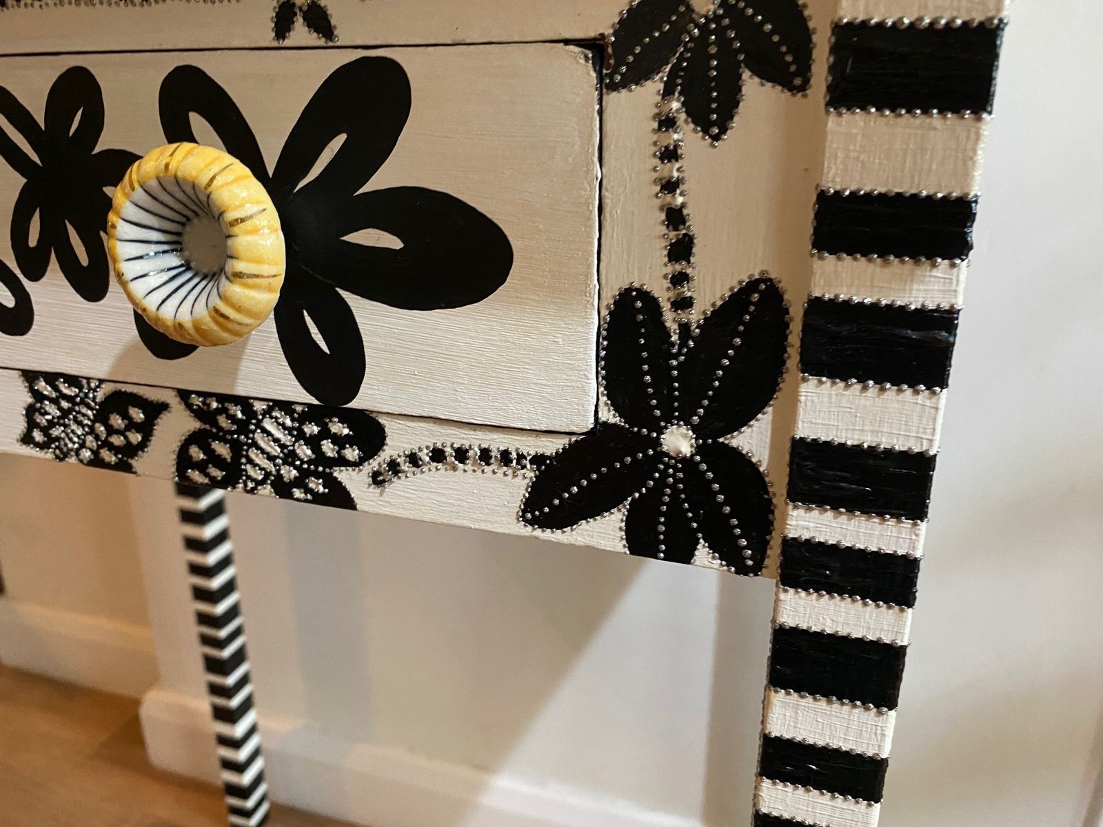 photo vinterior Black And White Hand Painted Blooms And Butterflies Side Table With Embellishments