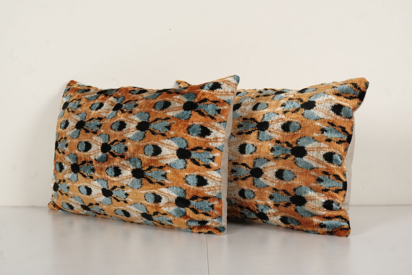 Set Of Two   Butterfly Or Houseflyikat Lumbar Cushion   Animal Pattern Designer Couch  Pillow Case 16" X 24" photo furniture