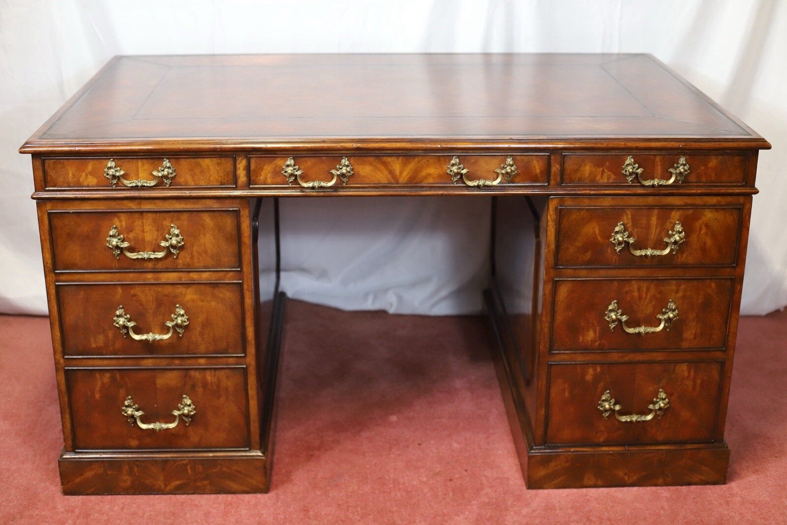 photo vinterior Theodore Alexander Stuning Modern George III Style Mahogany Twin Pedestal Desk