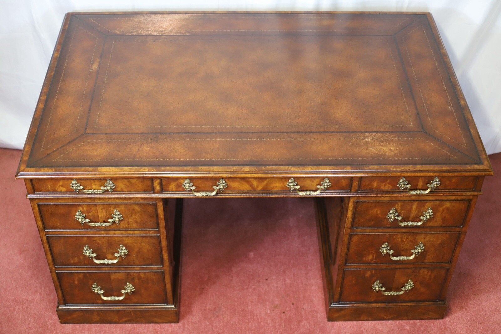 photo vintage Theodore Alexander Stuning Modern George III Style Mahogany Twin Pedestal Desk