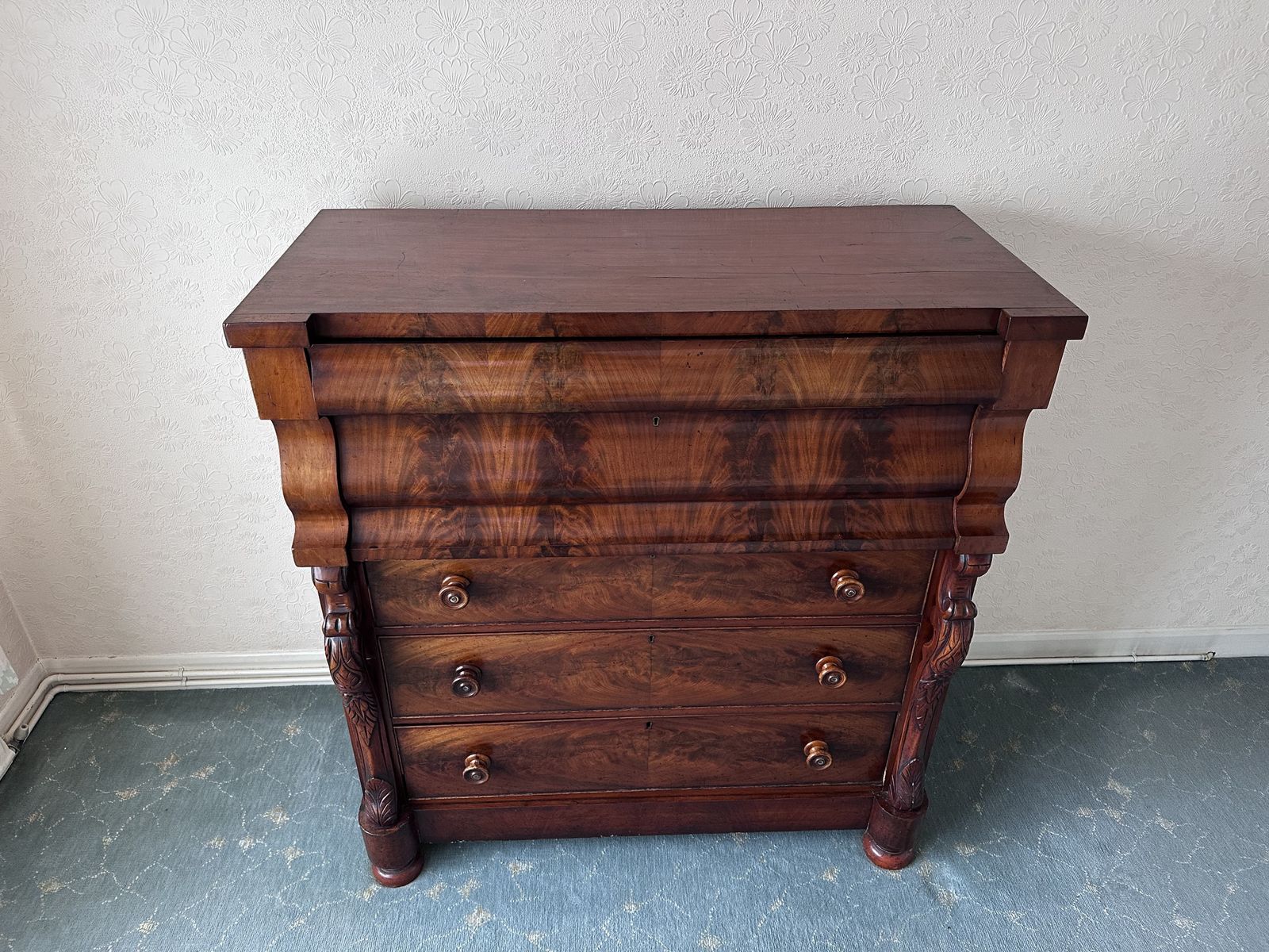 photo vinterior Mahogany Scottish Chest Of Drawers With Flame Veneers
