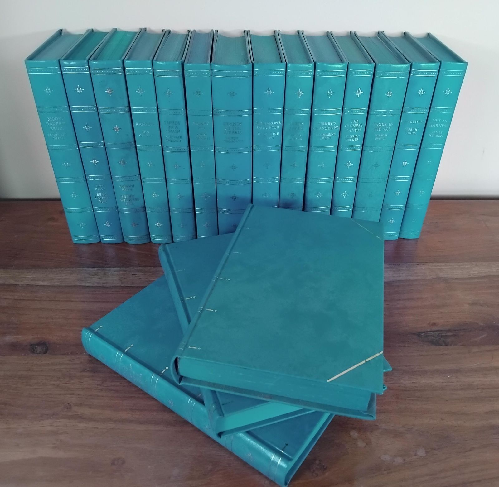 A Wonderful Decorative Collection Of 16 Novels With Beautiful Turquoise Gilded Covers, Companion Book Club, 1970's photo 93.0