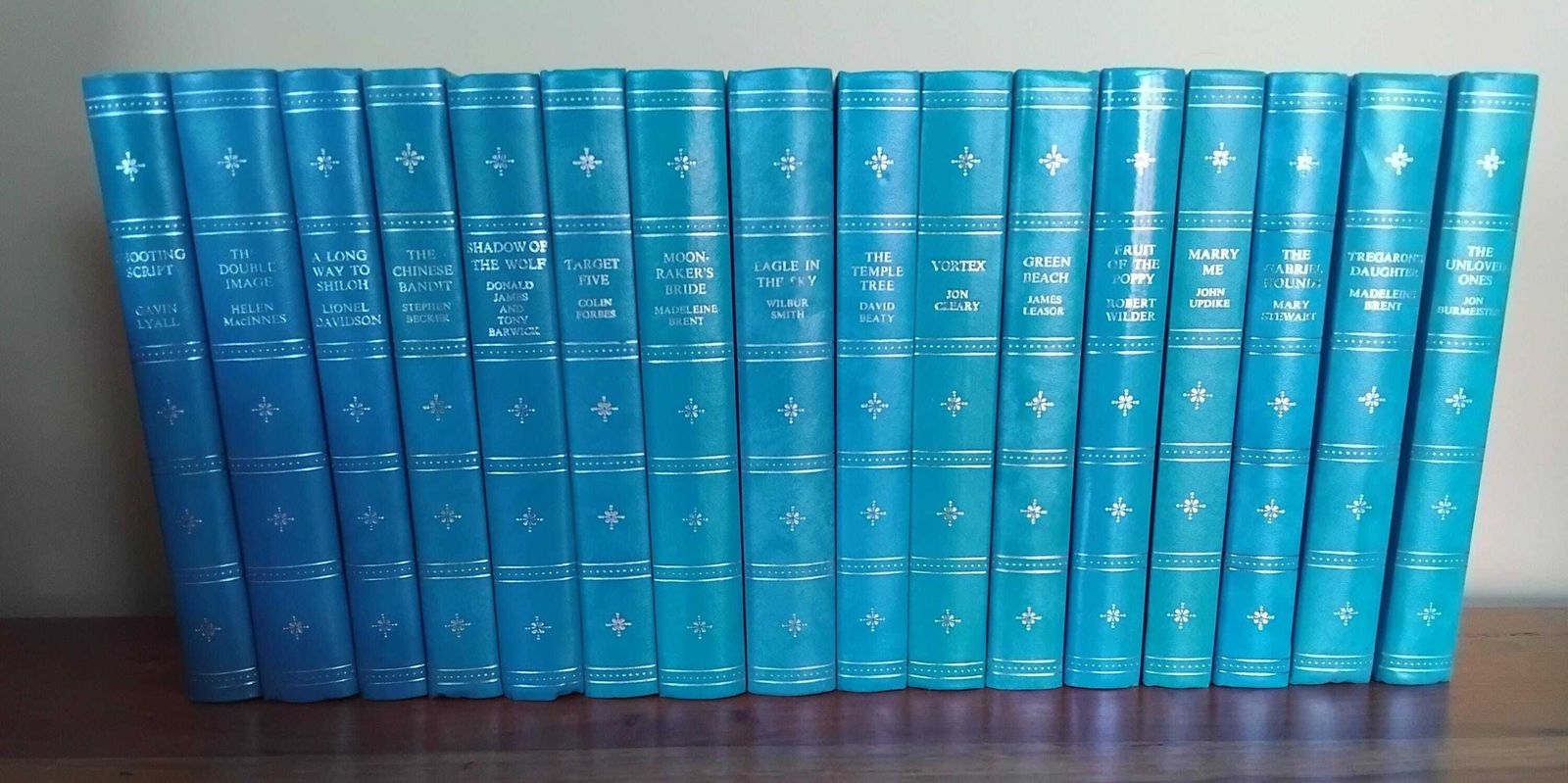 A Wonderful Decorative Collection Of 16 Novels With Beautiful Turquoise Gilded Covers, Companion Book Club, 1970's