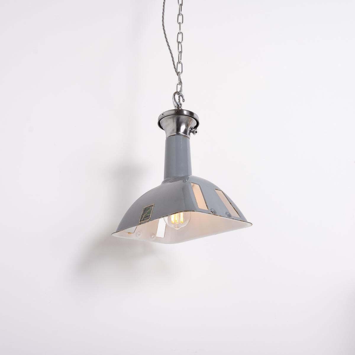 photo vinterior Vintage Industrial Benjamin Electric "Stock Bin" Rectangular Grey Enamel Pendant Lights