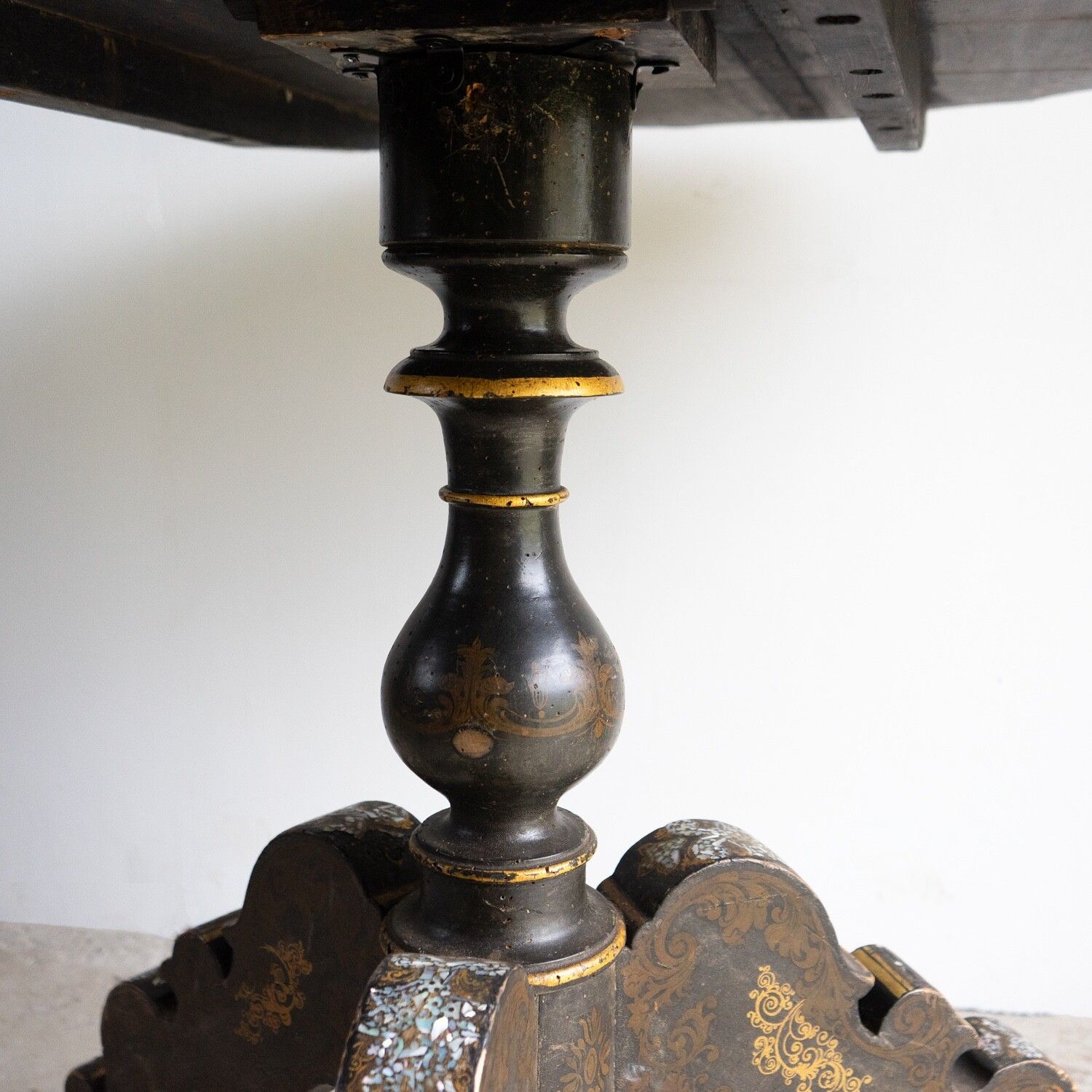 photo buy Antique French Napoleon III Lacquered Pedestal Table, Inlaid Hand Painted 19th C