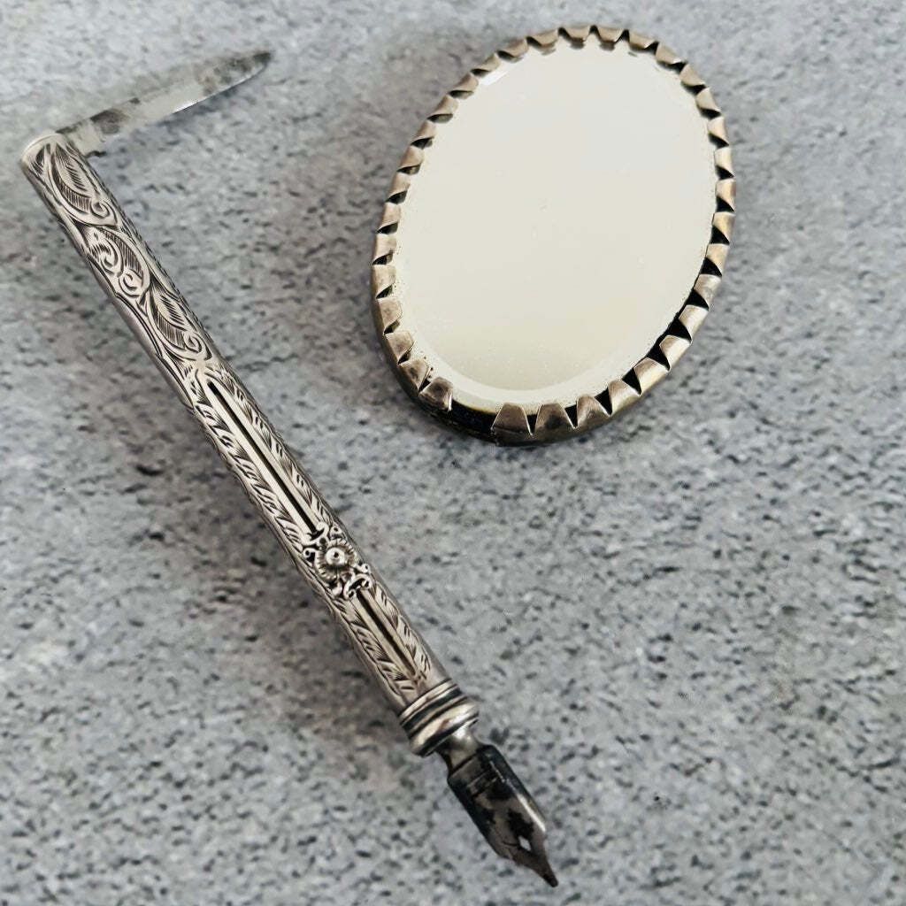 photo vinterior Antique Silver Retractable Pen Pencil And Knife