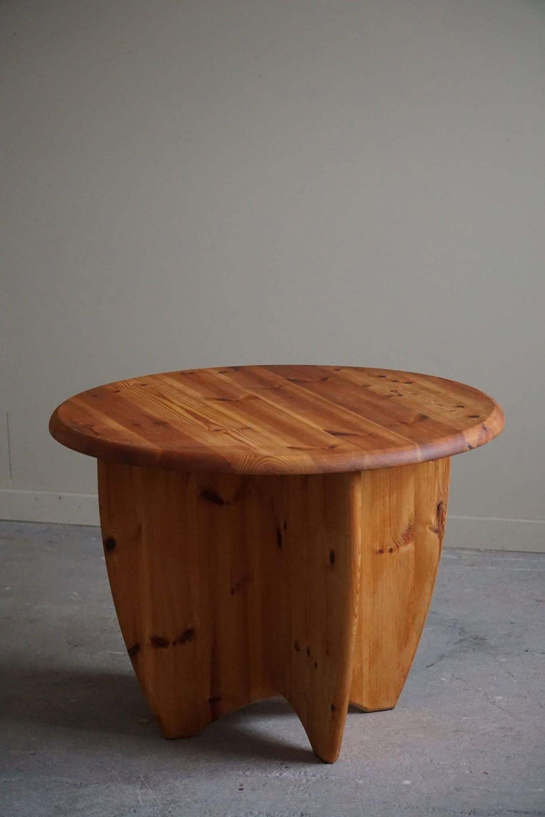 Danish Modern Round Coffee Table In Solid Pine, Rainer Daumiller Style, 1970s photo vintage